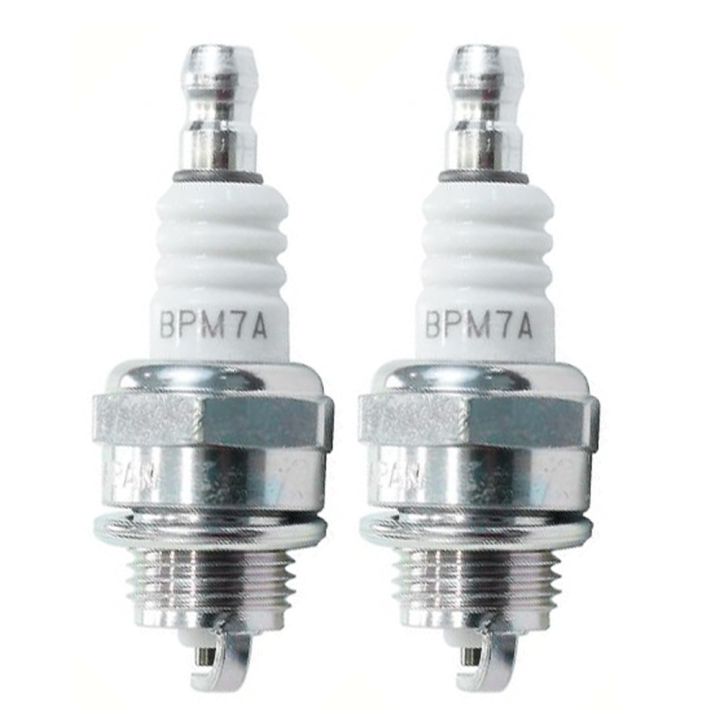 Bougie d'allumage NGK pour débroussailleuse, tronçonneuse. Type BPM7A. Par 2
