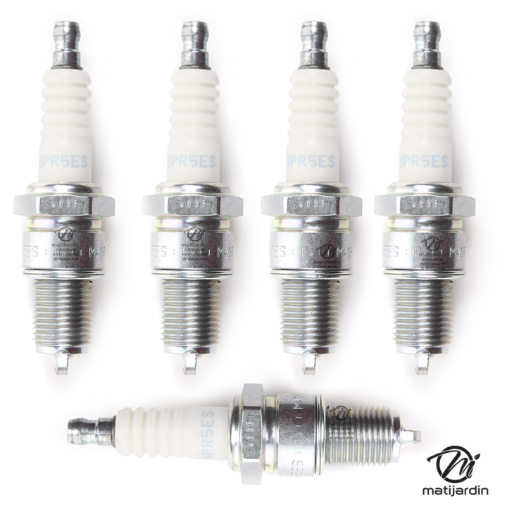 Bougie NGK modèle BMR6A. Par 2