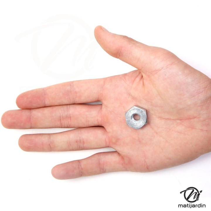 Ecrou carter de chaîne pour tronçonneuse Stihl 046 MS460