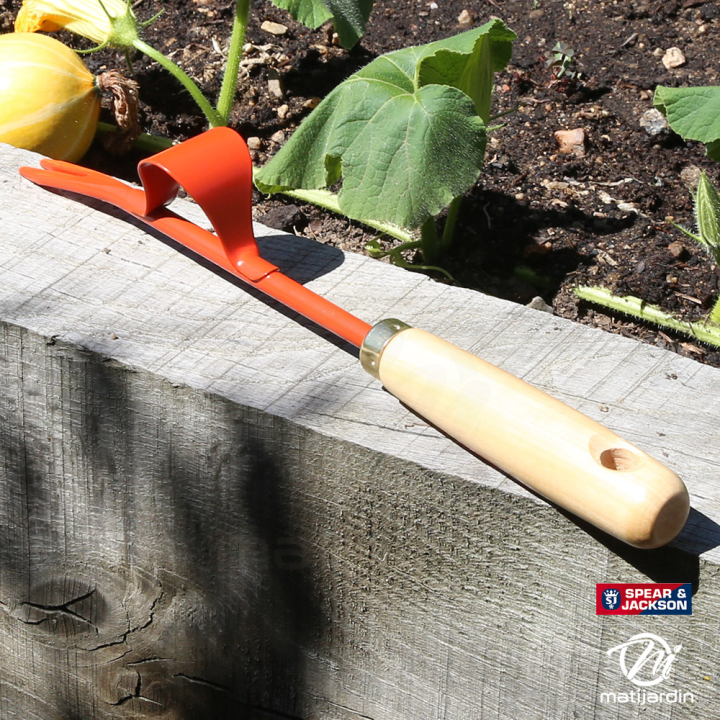 Tire racine avec manche bois. Forges de Lavieu