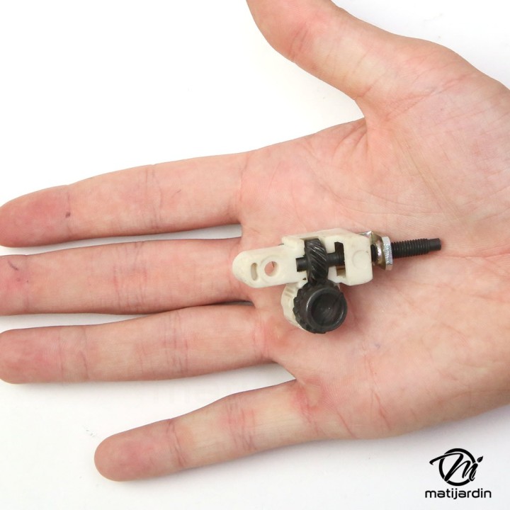 Tendeur chaîne latérale pour tronçonneuse Stihl 039 MS390