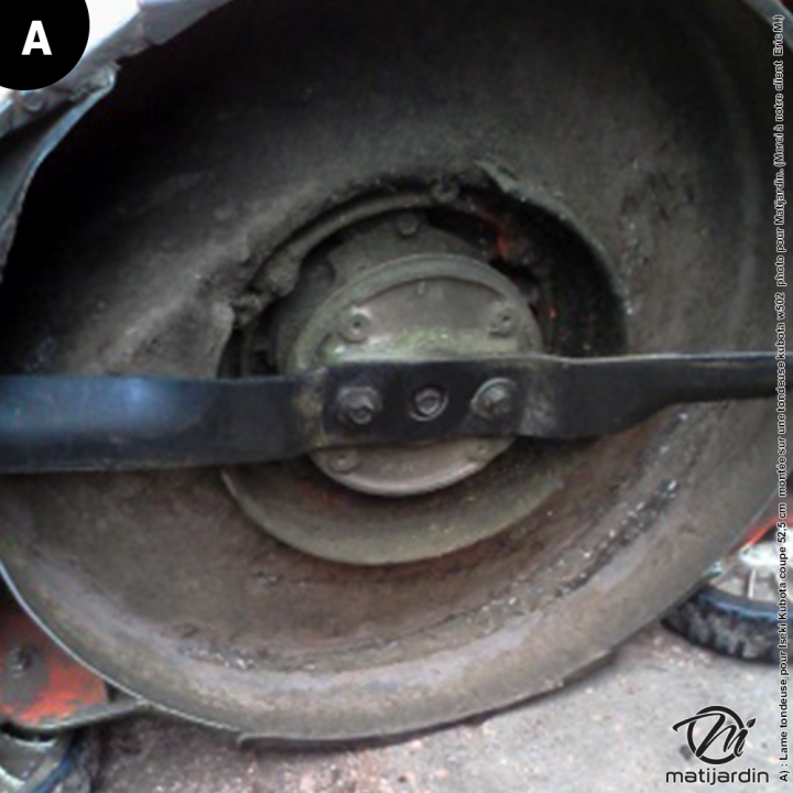 Lame tondeuse pour Iseki SW521. N° 2500-220-001-00. Coupe 52,5 cm