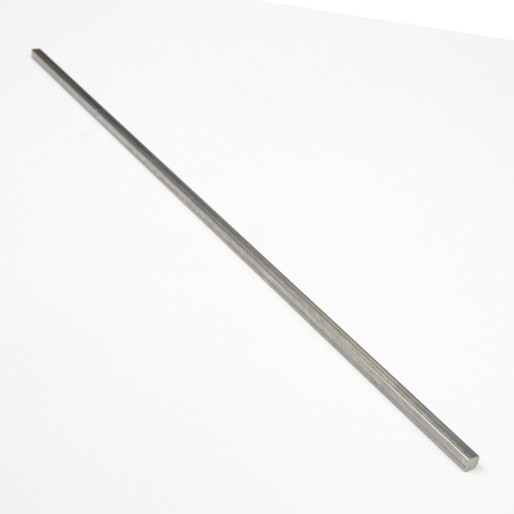 Clavette carrée 6,4 x 6,4 mm. Longueur 30 cm