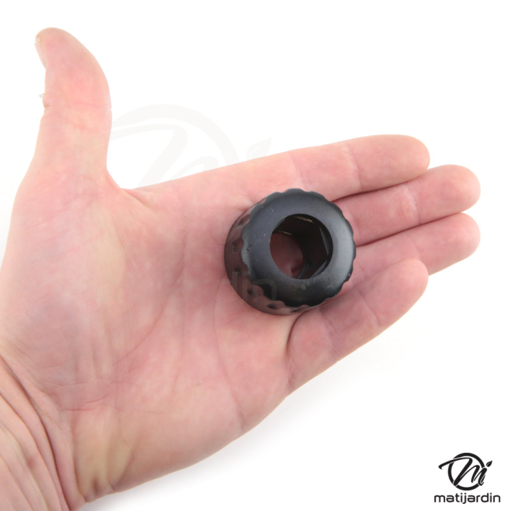 Ecrou plastique pour insert tête débroussailleuse piuma