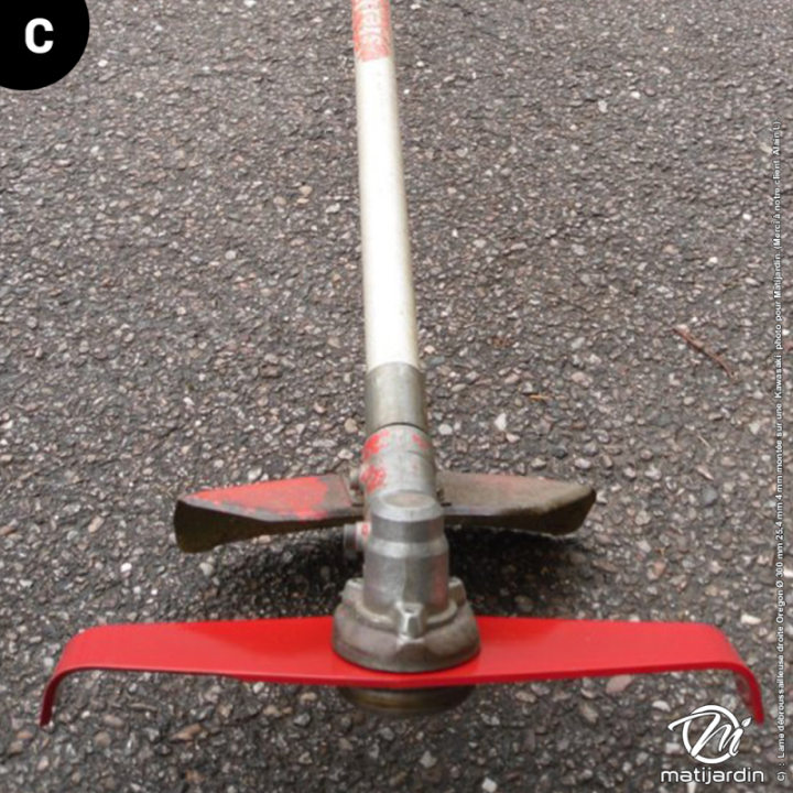 Lame débroussailleuse droite Oregon. Ø 300 mm. Alésage 25,4 mm. Epaisseur 4 mm