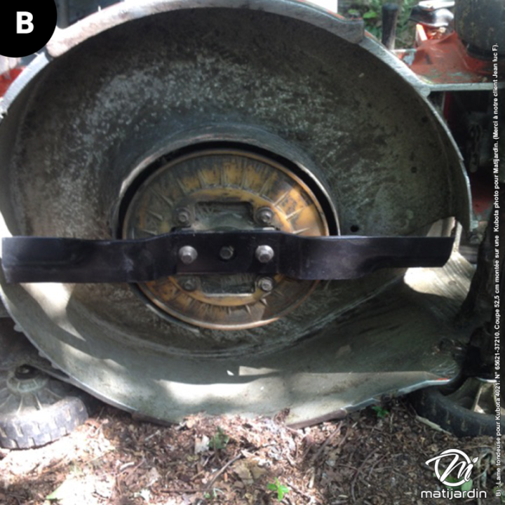 Lame tondeuse pour Kubota 4021. N° 65621-37210. Coupe 52,5 cm