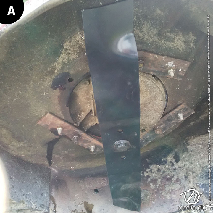 Lame tondeuse pour Castelgarden NG464. N° 81004365/3. Coupe 43,5 cm