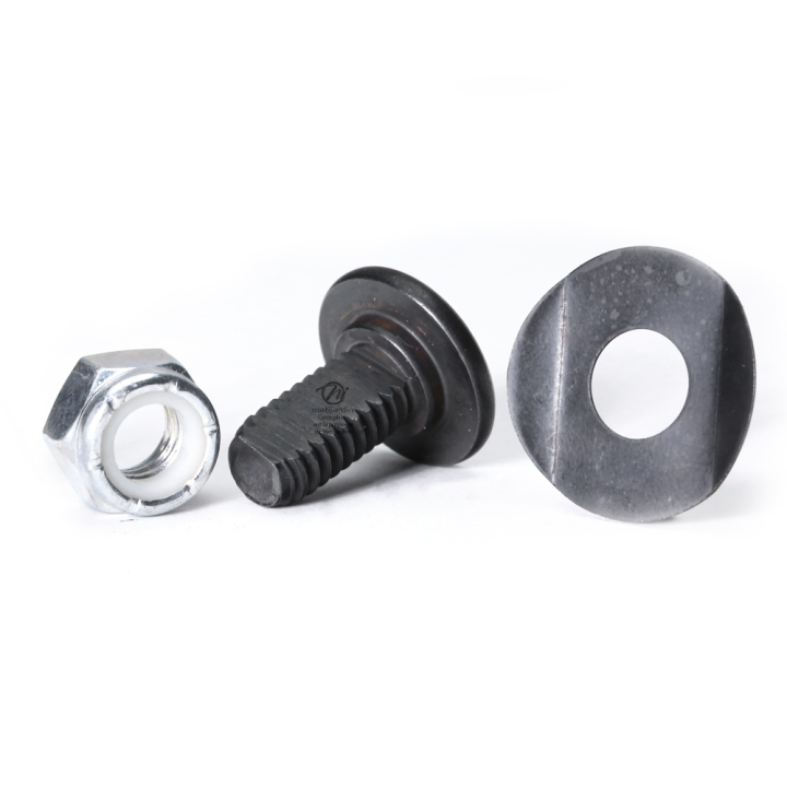 Jeu de deux boulon de lame specifique pour tondeuse de marque Homelite