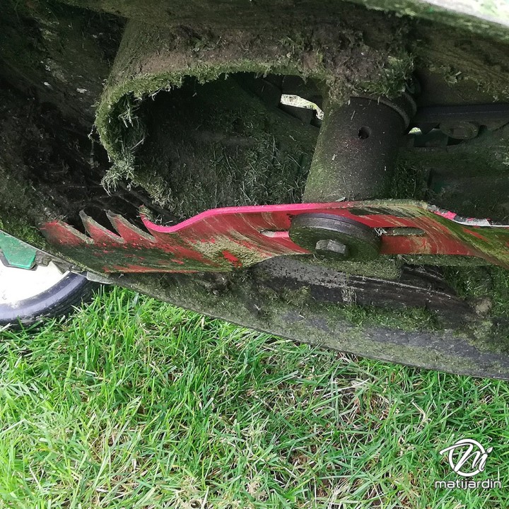 Lame tondeuse universelle mulching Oregon galbée Gator Mulcher™. Coupe 47,6 cm