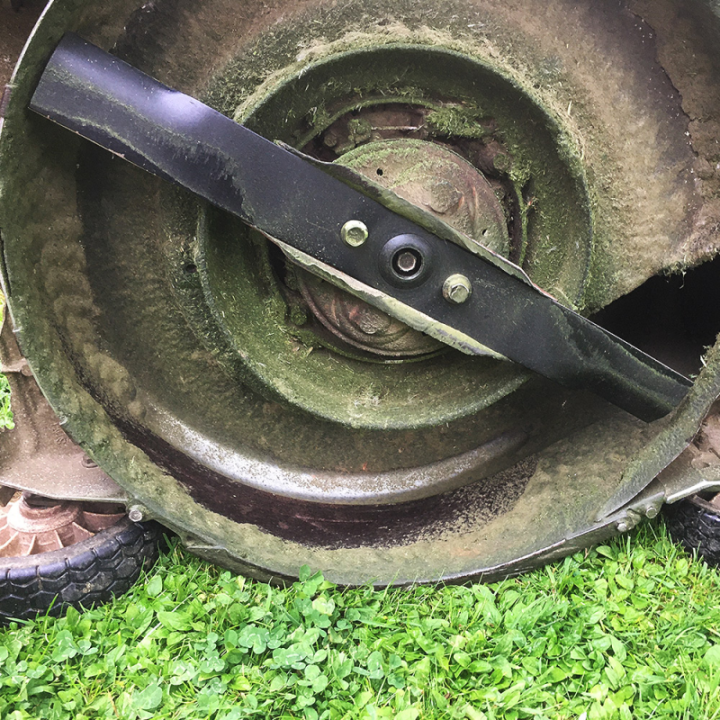 Lame tondeuse pour Honda HRA216. N° 72511-VA2-000. Coupe 53 cm