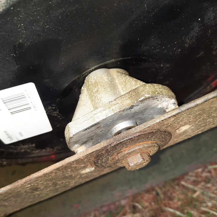 Support de lame, moyeu pour tondeuse Castelgarden N° 22465605/0