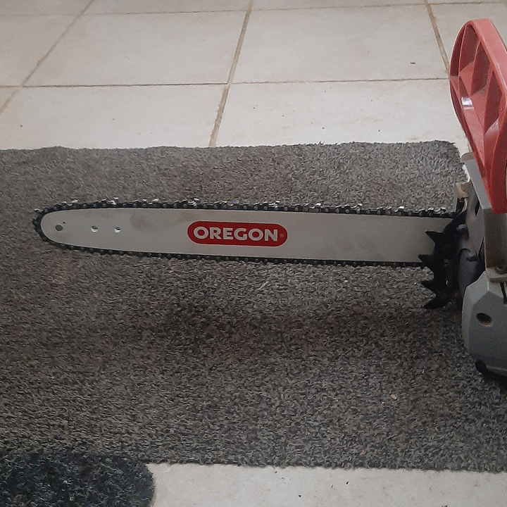 Guide tronçonneuse Oregon 40 cm. 3/8"LP 1,3 mm 56 maillons 160SDEA095 DB Guard