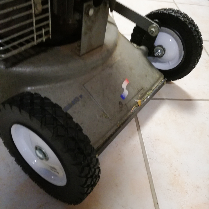 Roue tondeuse métallique avec roulement. Ø 200 mm