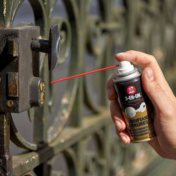 Lubrifiant serrure. 3 en 1