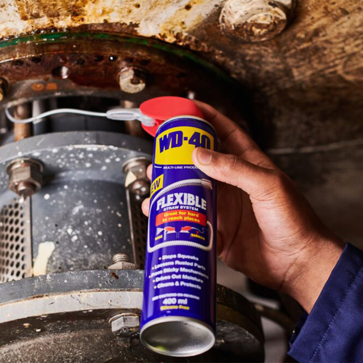 Dégrippant WD40 400 ml avec flexible. Nettoie lubrifie protège humidité corrosion