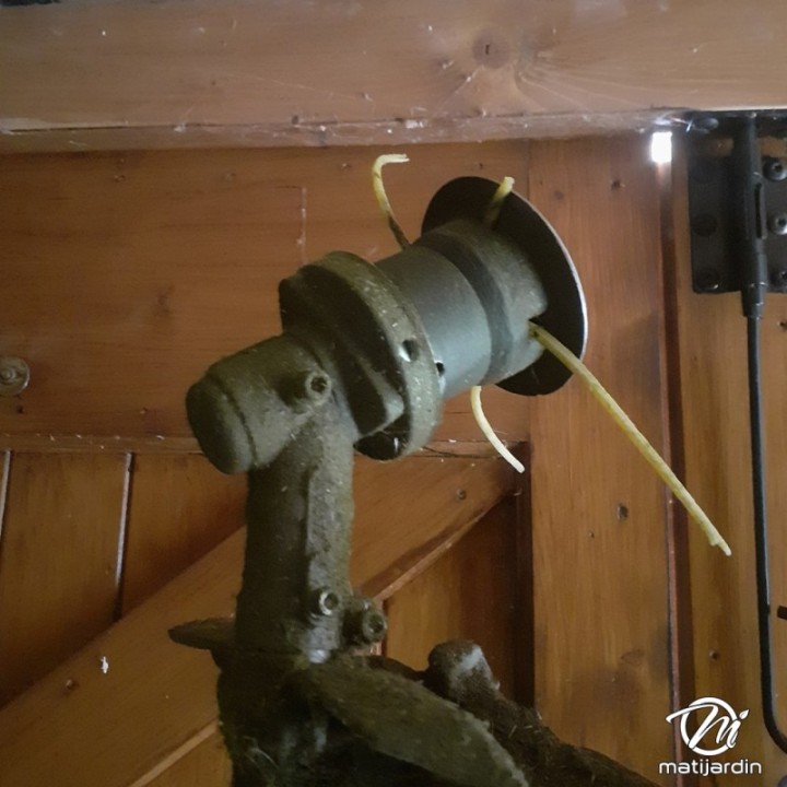 Renvoi d'angle pour débroussailleuse 9 dents Ø tube 26 mm