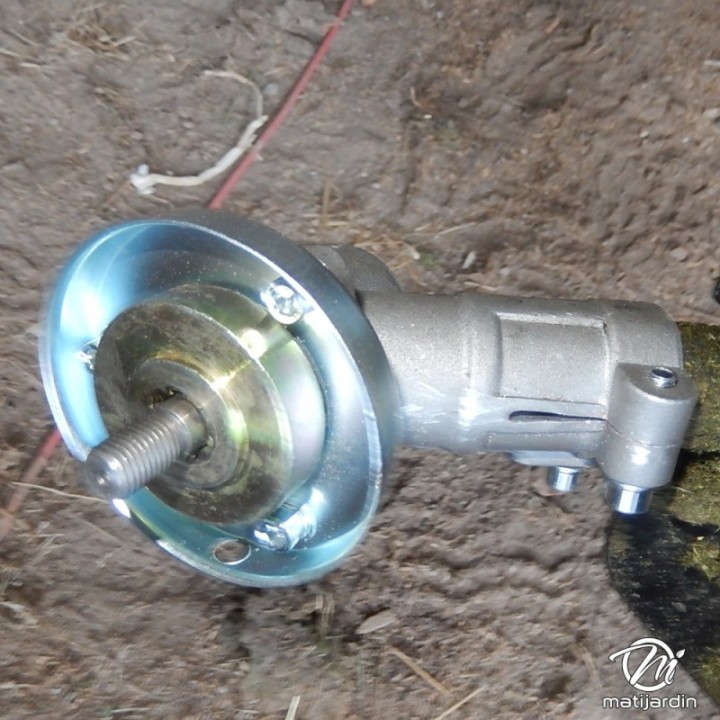 Renvoi d'angle pour débroussailleuse 9 dents Ø tube 26 mm