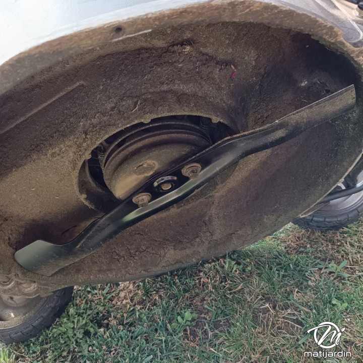 Lame tondeuse pour Honda HRH 536 72511-VE1-652 coupe 53,5 cm