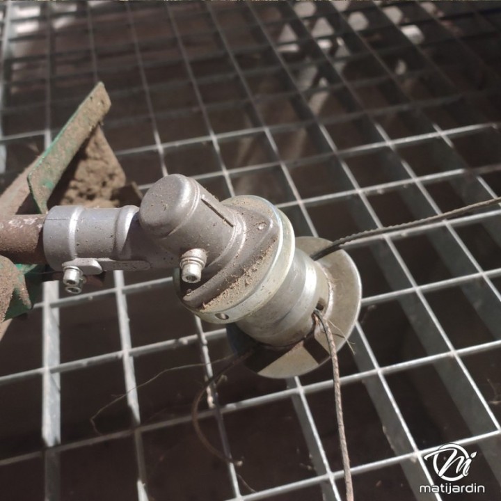 Renvoi d'angle pour débroussailleuse 7 dents Ø tube 26 mm