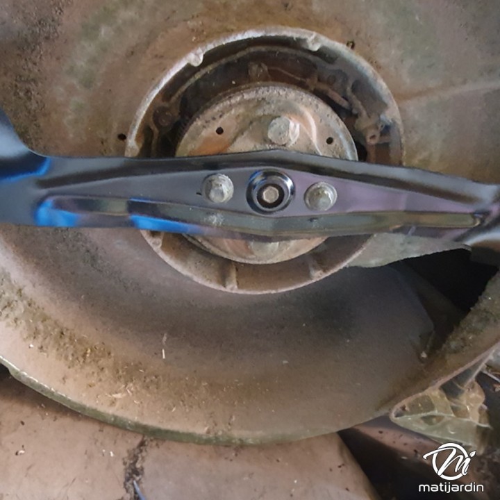 Lame tondeuse pour Honda HRD 536 72511-VE1-651 coupe 53,5 cm