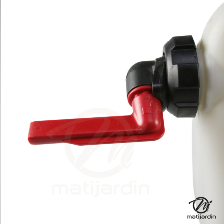 Bidon de 6 litres. Spécial carburant