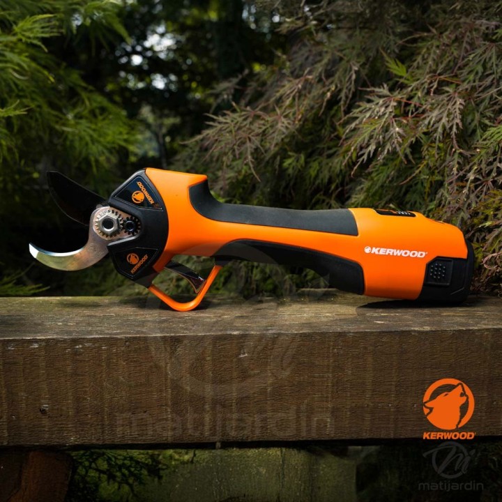 Pack élagage KERWOOD: Sécateur Électrique 14.4V + Perche Télescopique + Mallette