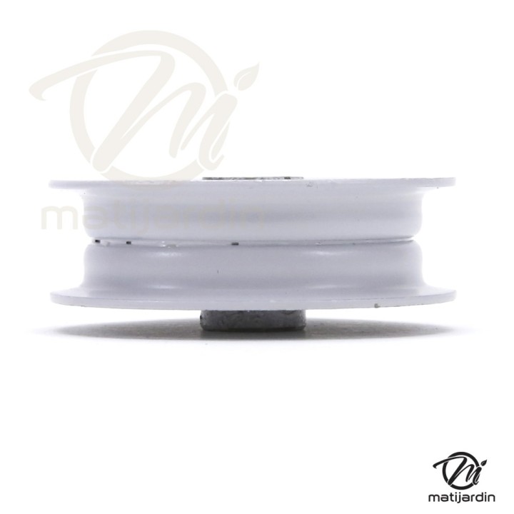 Poulie diam 48 mm larg. 17 mm à gorge type "plate" axe 6,5 mm