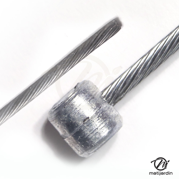 Câble souple, corde à piano. Diamètre 2,5 mm. Longueur 2,5 m. Tête 7,1 x 7,1 mm