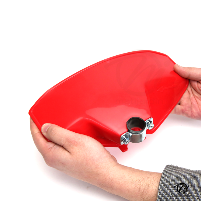 Carter de protection pour débroussailleuse, livré avec inserts caoutchoucs.