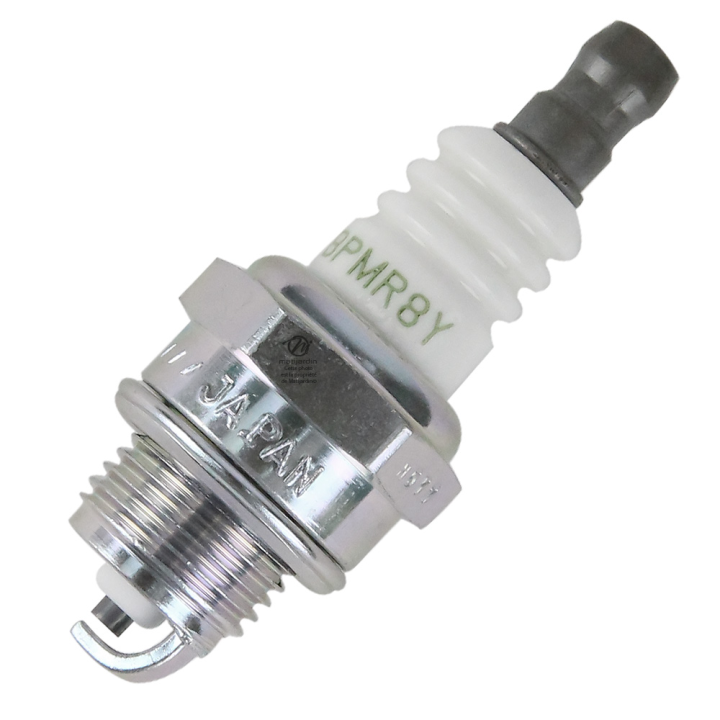 Bougie d'allumage NGK. BPMR8Y