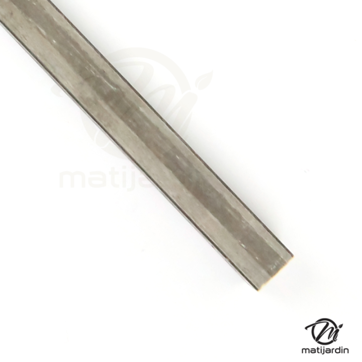 Clavette carrée 9,5 x 9,5 mm. Longueur 30 cm