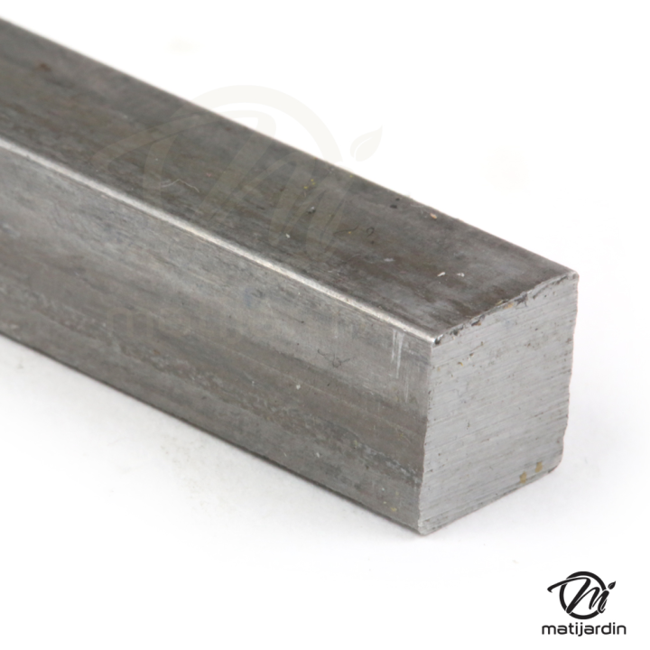 Clavette carrée 9,5 x 9,5 mm. Longueur 30 cm