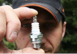 Tout savoir sur les bougies NGK pour la motoculture !